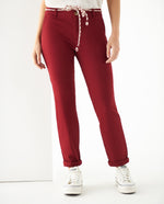 Pantalón con cinturón decorativo para mujer - Rojo 34_131F010_ROJ191930_3
