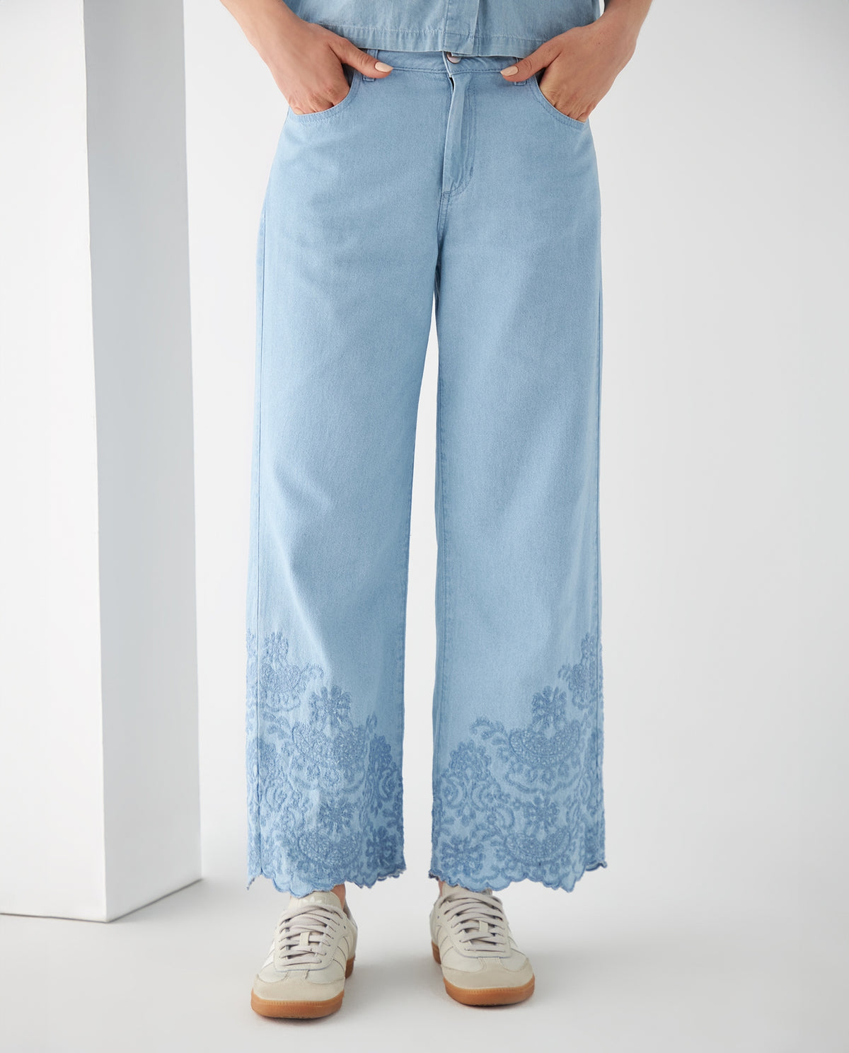 Jean con diseño de flores para mujer - Azul 34_171F003_AZU114604_3