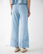 Jean con diseño de flores para mujer - Azul 34_171F003_AZU114604_4
