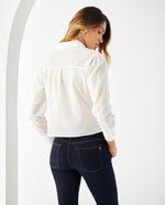 Camisa con botón decorativo para mujer - Crudo 34_411F022_CRU110602_5
