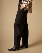Pantalón amplio con bolsillos frontales para mujer - Negro 34_431H004_NEG190303_4