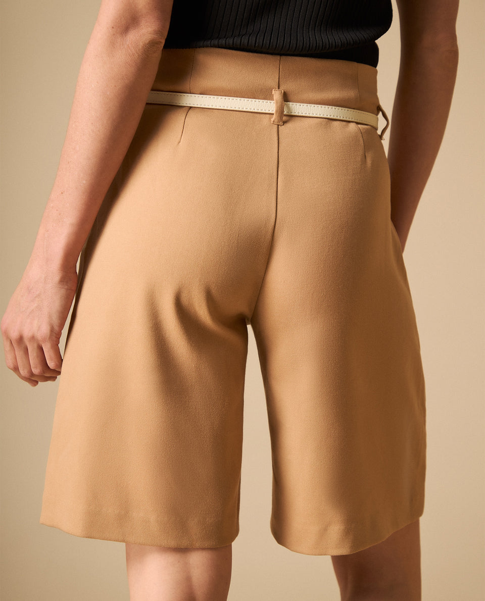 Shorts bermuda con cinturón y pliegues frontales para mujer - Café 34_451H000_CAF171320_5