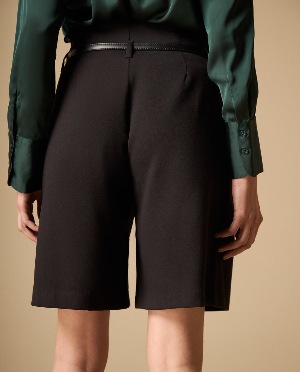 Shorts bermuda con cinturón y pliegues frontales para mujer - Negro 34_451H000_NEG190303_4