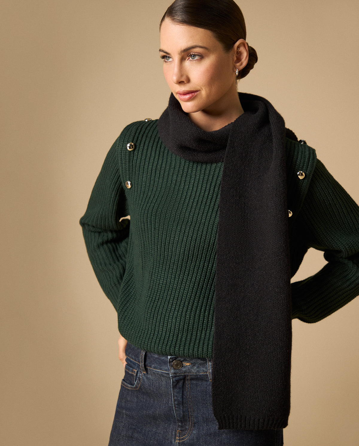 Suéter cuello alto con detalles metálicos para mujer - Verde 34_461H201_VER175641_0