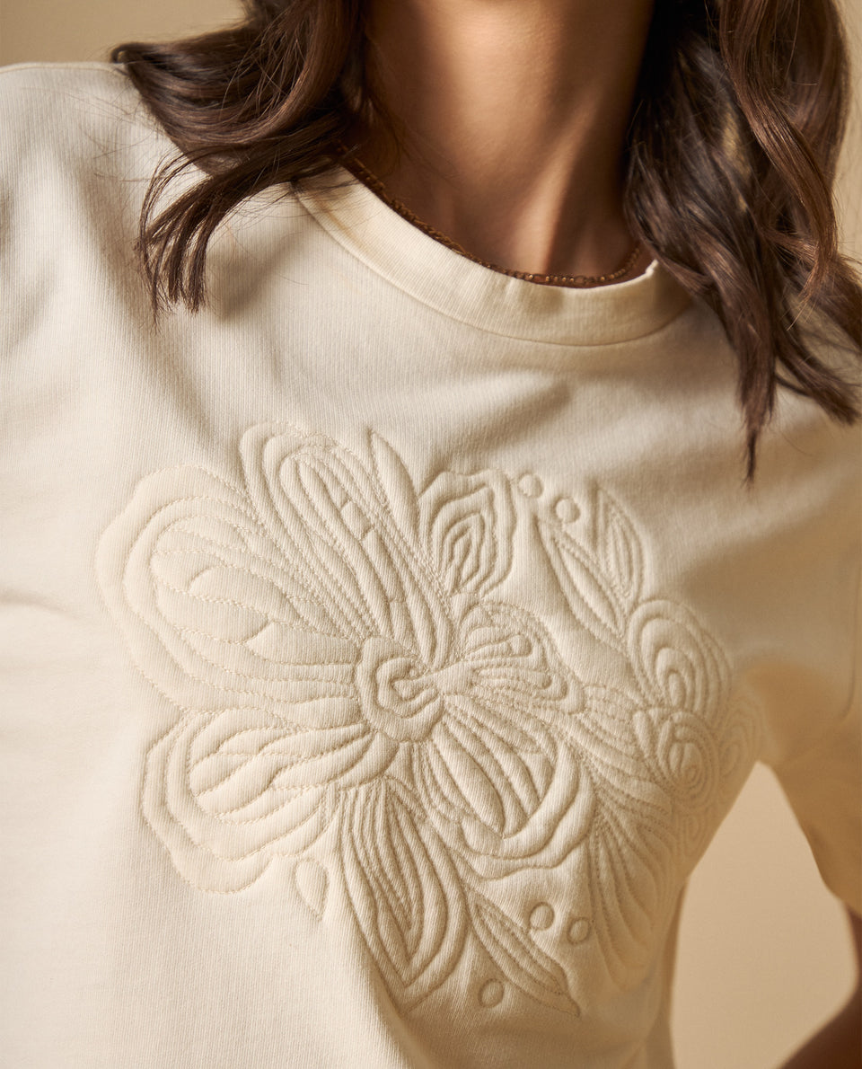 Camiseta manga corta con bordado floral en relieve para mujer - Crudo 34_601H202_CRU110110_3