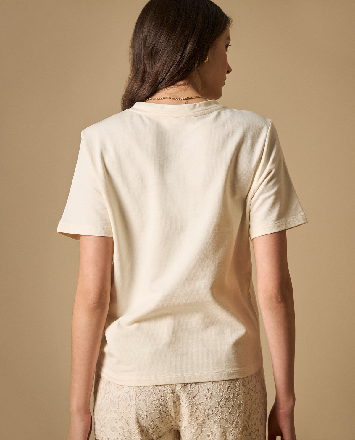 Camiseta manga corta con bordado floral en relieve para mujer - Crudo 34_601H202_CRU110110_4