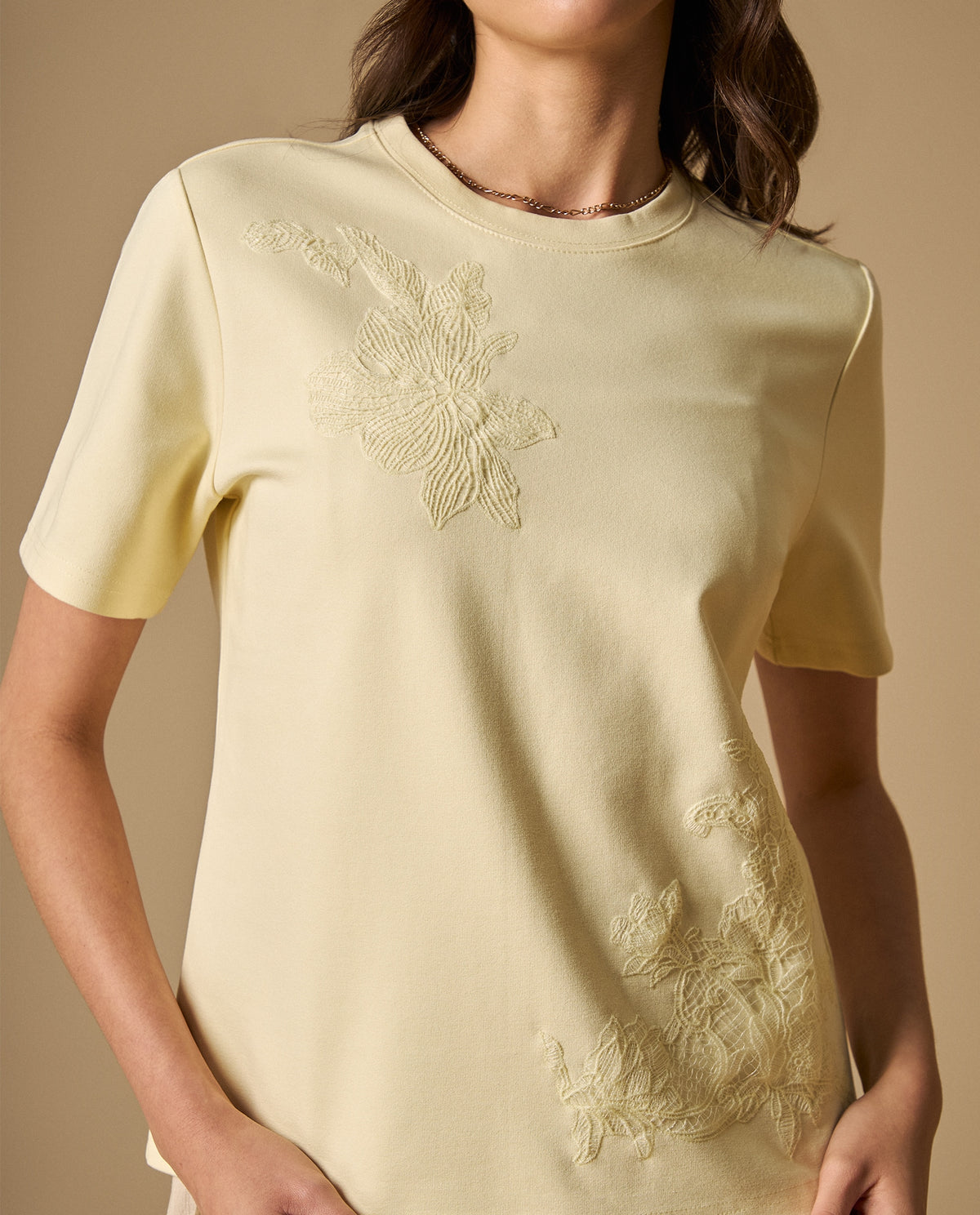 Camiseta manga corta con bordados florales para mujer - Amarillo 34_601H216_AMA120714_3