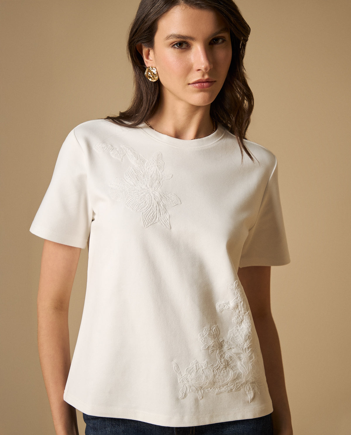Camiseta manga corta con bordados florales para mujer - Crudo 34_601H216_CRU110604_0