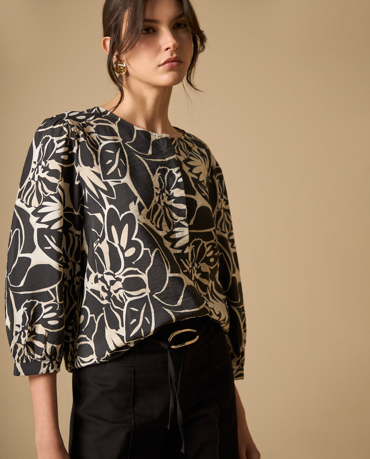 Camisa estampado floral cuello redondo para mujer - Negro 34_611H004_NEG190303_0
