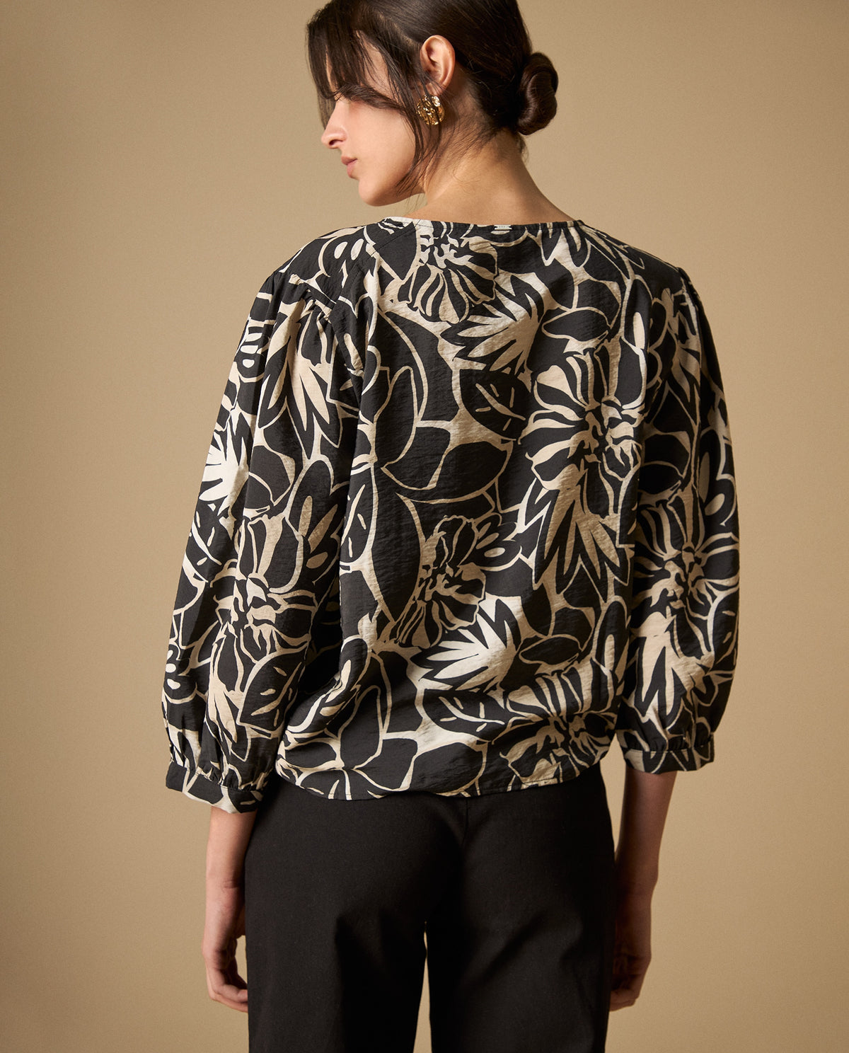 Camisa estampado floral cuello redondo para mujer - Negro 34_611H004_NEG190303_4