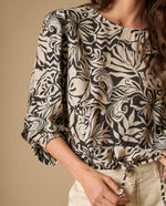 Camisa crop manga tres cuartos con estampado tropical para mujer - Crudo 34_611H006_CRU130905_3