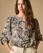 Camisa crop manga tres cuartos con estampado tropical para mujer - Crudo 34_611H006_CRU130905_4
