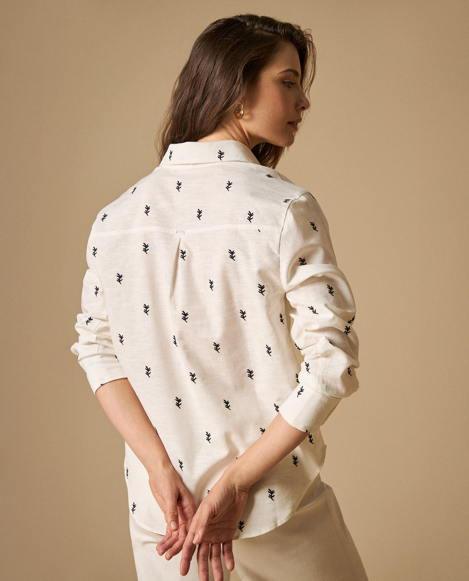 Camisa clásica con motivos botánicos bordados para mujer - Crudo 34_611H010_CRU111001_5