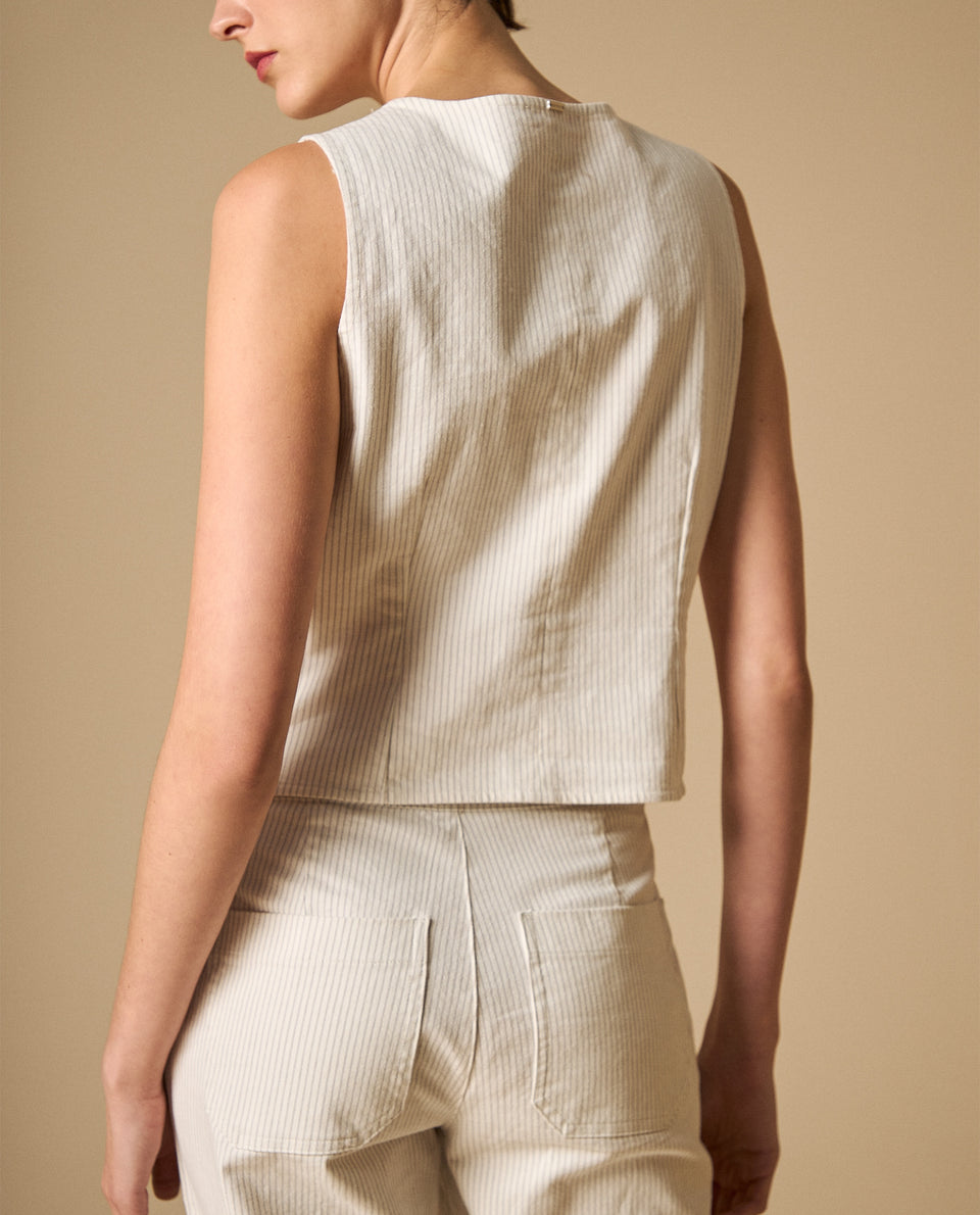 Chaleco estructurado con escote V y bolsillos frontales para mujer - Blanco 34_611H012_BLA114800_4