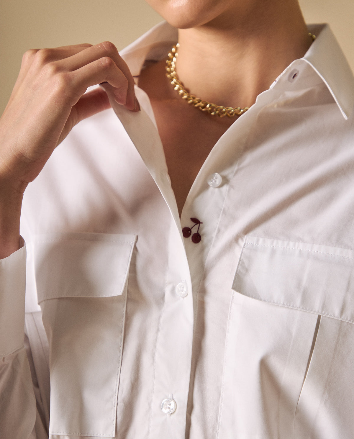 Camisa clásica con bolsillos frontales para mujer - Blanco 34_611H021_BLA114001_3