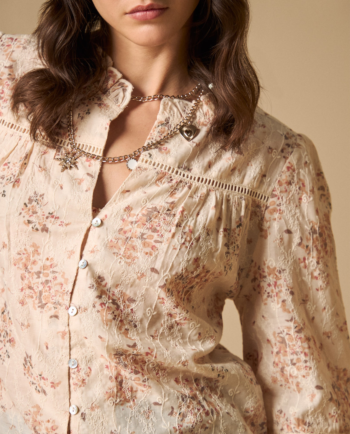 Camisa con bordados artesanales y detalles de encaje - Rosa 34_611H201_ROS111305_4