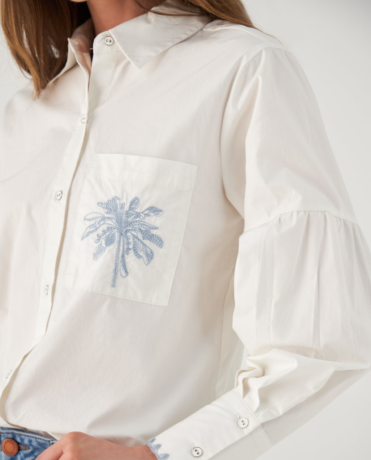 Camisa con apliques bordados para mujer - Crudo 34_612F032_CRU110602_3
