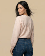 Camisa con escote en V para mujer - Beige 34_615F329_BEI130607_4