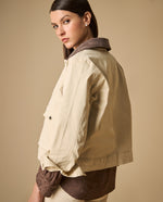 Chaqueta cropped con botones metálicos para mujer - Blanco 34_621H001_BLA110601_5