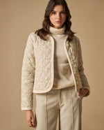 Chaqueta cropped con bordados florales acolchada para mujer - Verde 34_621H200_VER170208_0