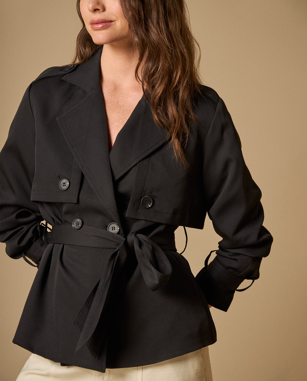 Chaqueta tipo trench corta con doble botonadura para mujer - Negro 34_621H203_NEG190303_0