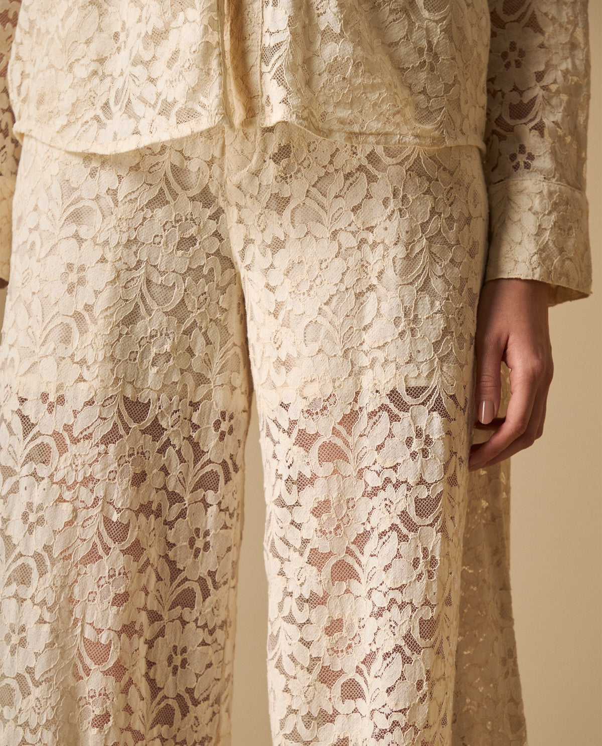Pantalón wide leg en encaje floral completo para mujer - Crudo 34_631H200_CRU110110_4