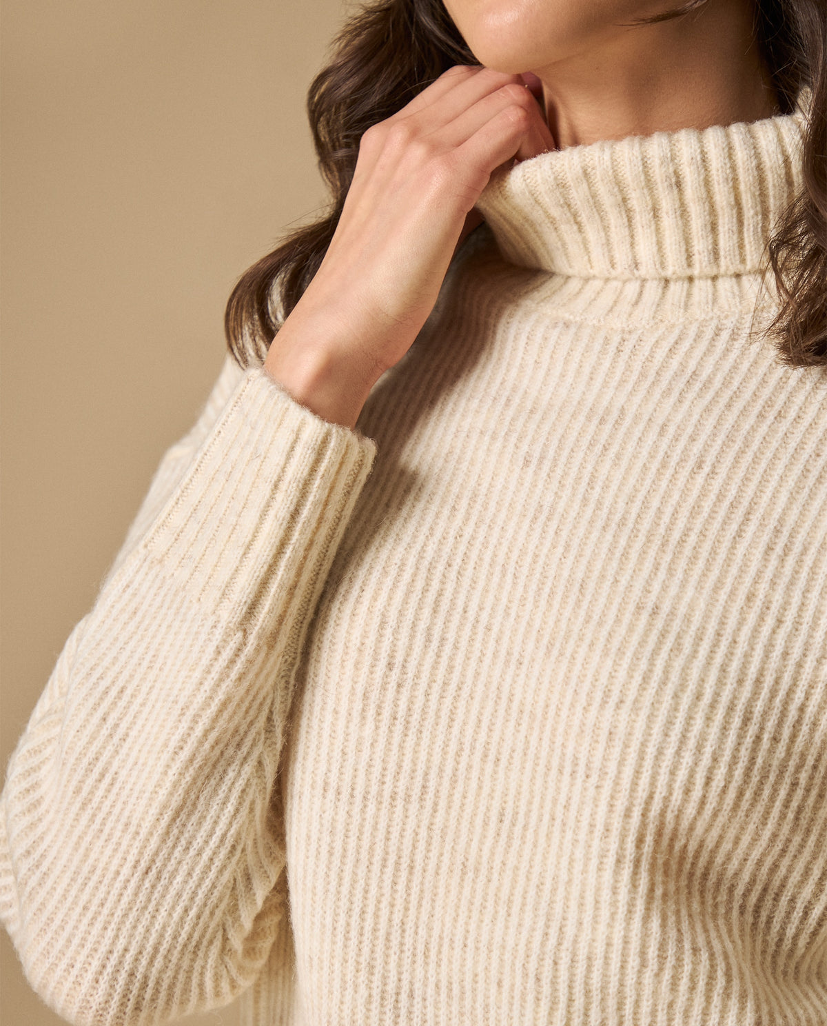 Suéter cuello alto acanalado para mujer - Crudo 34_661H201_CRU110110_3