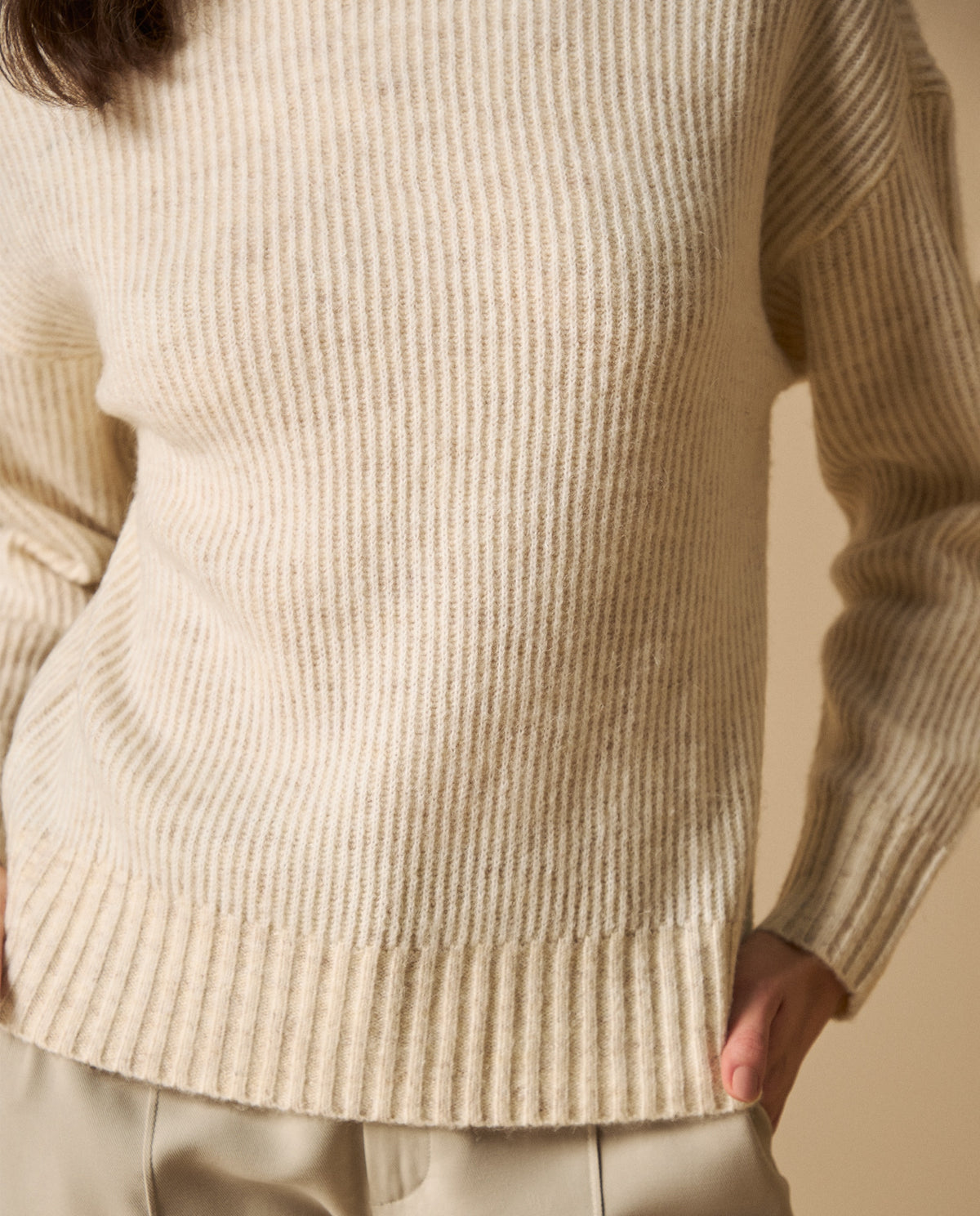 Suéter cuello alto acanalado para mujer - Crudo 34_661H201_CRU110110_4