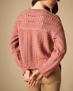 Suéter tejido con patrones de trenzas para mujer - Rosa 34_661H212_ROS141905_4