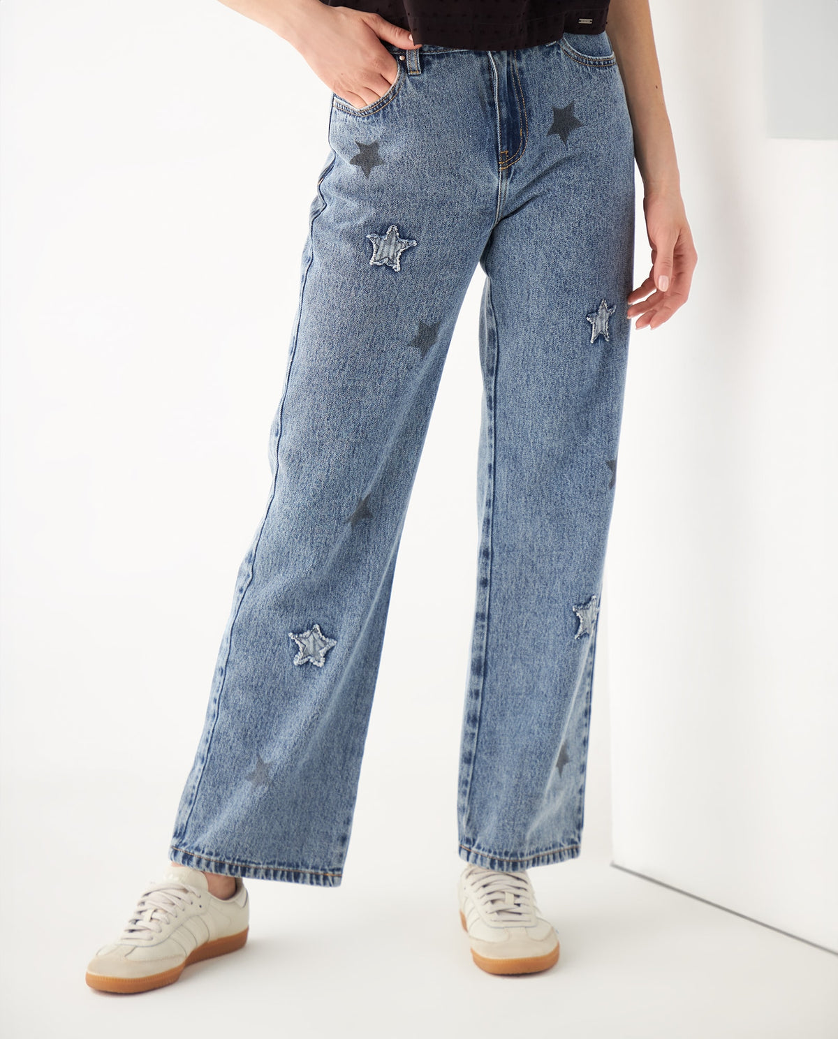Jean con apliques de estrellas para mujer - Azul 34_672F011_AZU174027_3