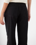 Jean Relaxed black denim para mujer - Negro 34_679F029_NEG193909_7